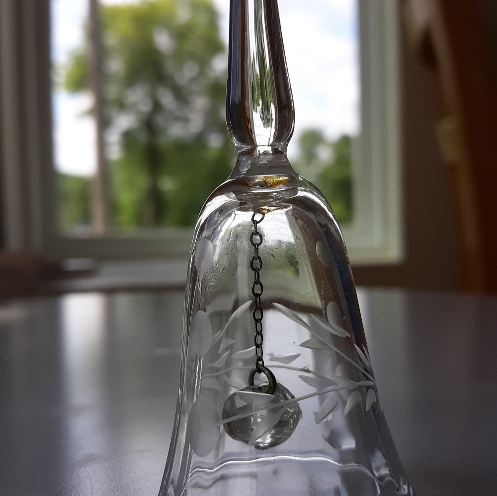 Glass bells - Picture 4 of 5